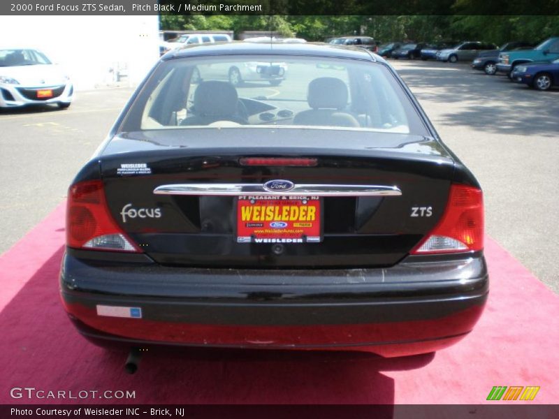 Pitch Black / Medium Parchment 2000 Ford Focus ZTS Sedan