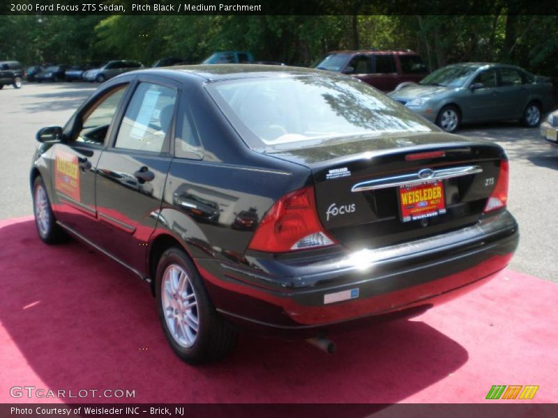 Pitch Black / Medium Parchment 2000 Ford Focus ZTS Sedan