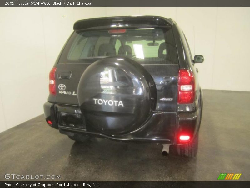 Black / Dark Charcoal 2005 Toyota RAV4 4WD