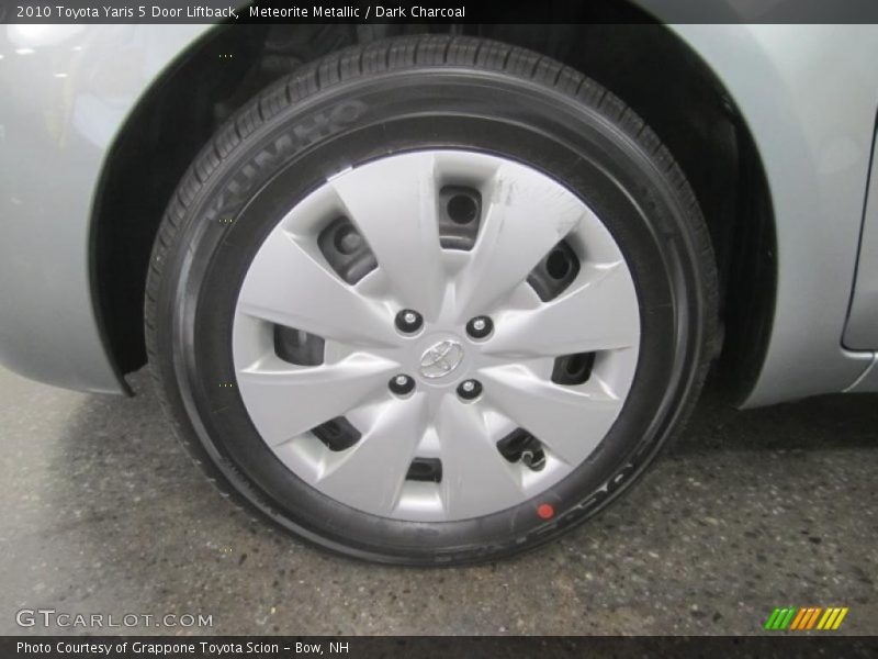 Meteorite Metallic / Dark Charcoal 2010 Toyota Yaris 5 Door Liftback