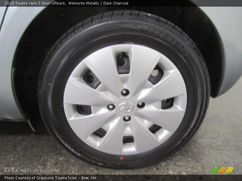 Meteorite Metallic / Dark Charcoal 2010 Toyota Yaris 5 Door Liftback