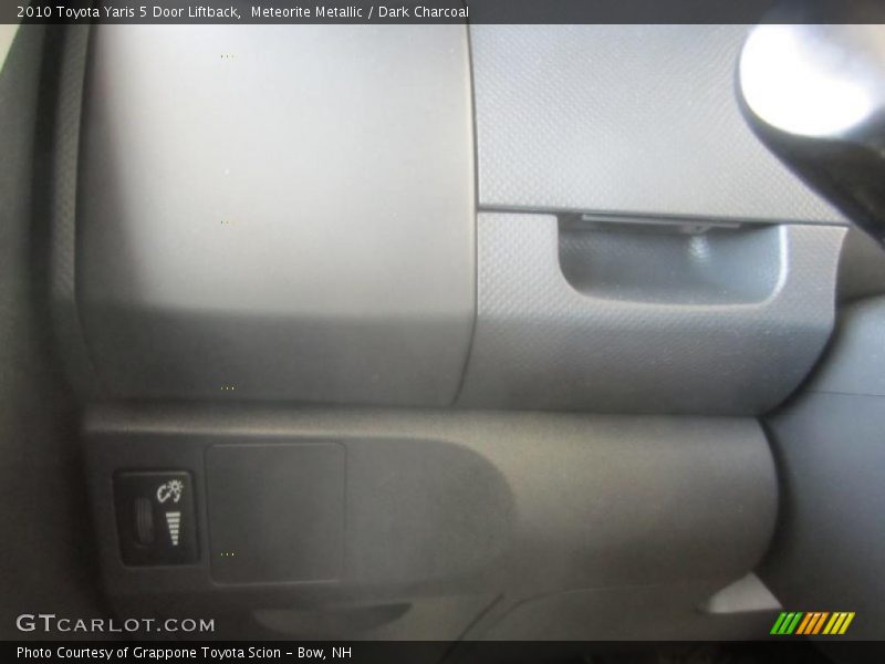 Meteorite Metallic / Dark Charcoal 2010 Toyota Yaris 5 Door Liftback