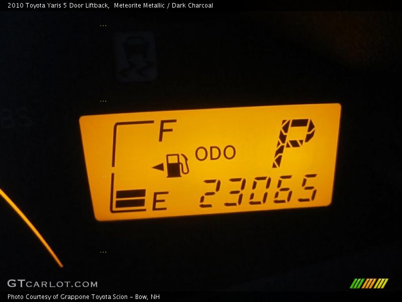Meteorite Metallic / Dark Charcoal 2010 Toyota Yaris 5 Door Liftback