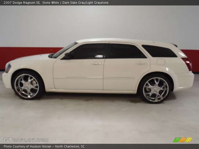 Stone White / Dark Slate Gray/Light Graystone 2007 Dodge Magnum SE