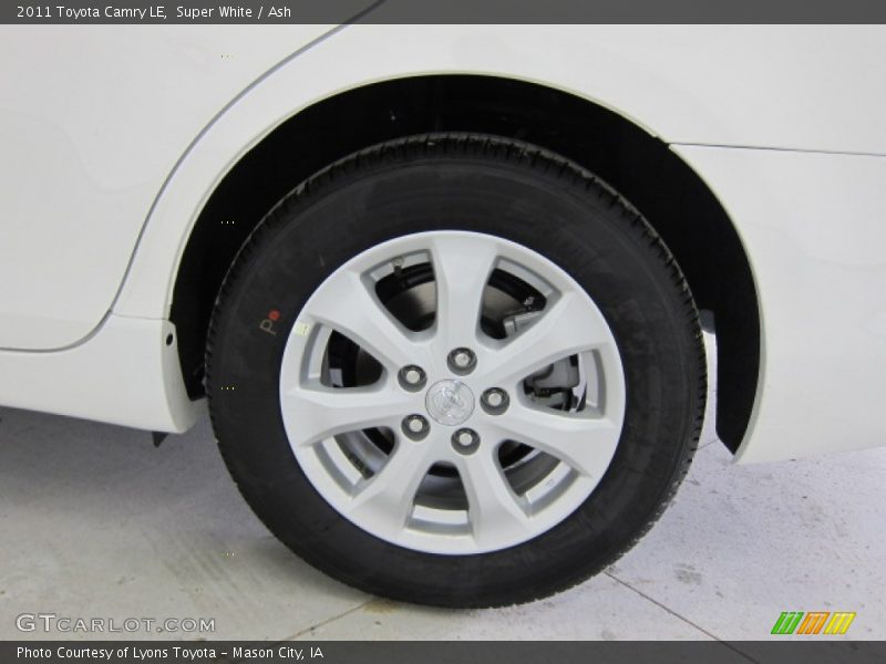 Super White / Ash 2011 Toyota Camry LE