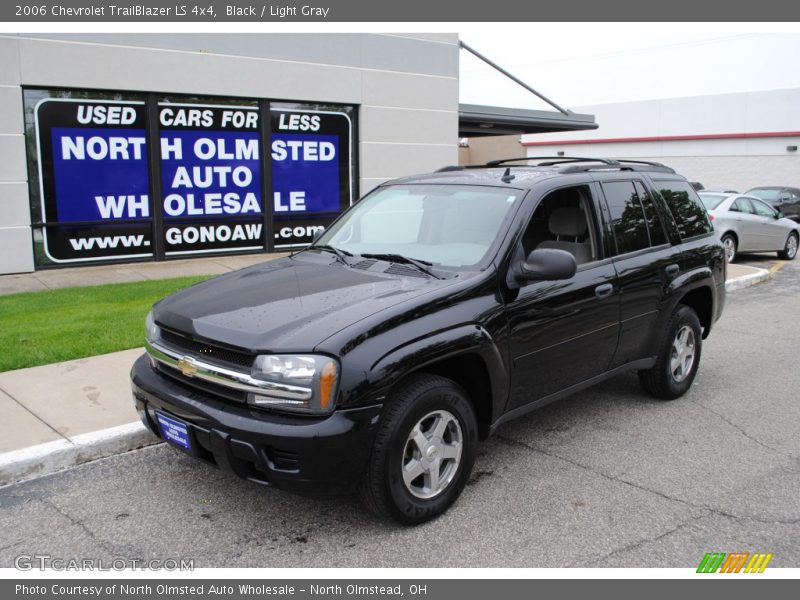 Black / Light Gray 2006 Chevrolet TrailBlazer LS 4x4