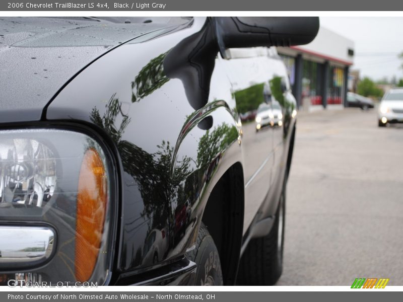 Black / Light Gray 2006 Chevrolet TrailBlazer LS 4x4