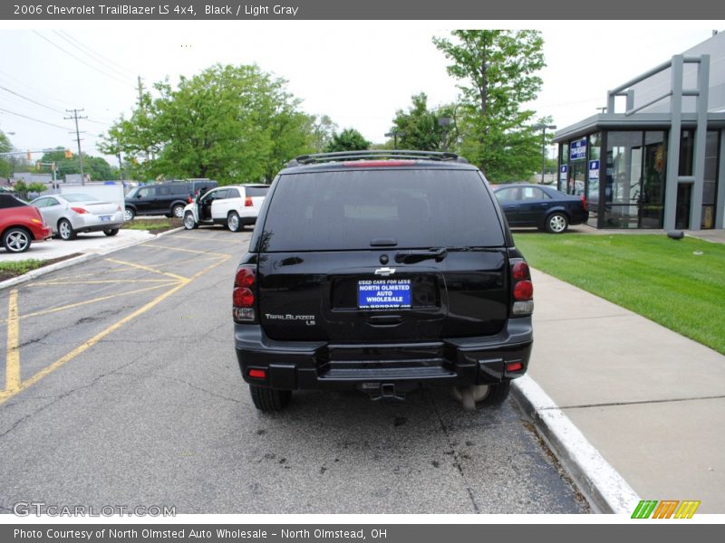 Black / Light Gray 2006 Chevrolet TrailBlazer LS 4x4