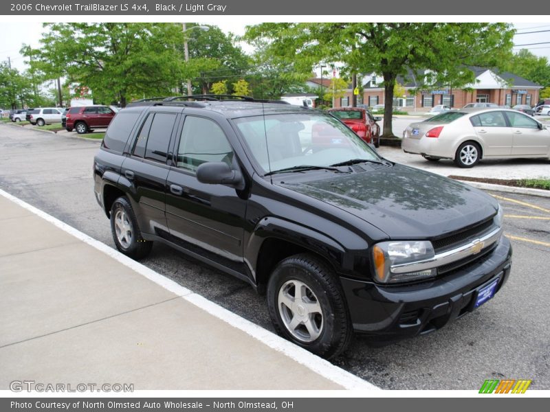 Black / Light Gray 2006 Chevrolet TrailBlazer LS 4x4