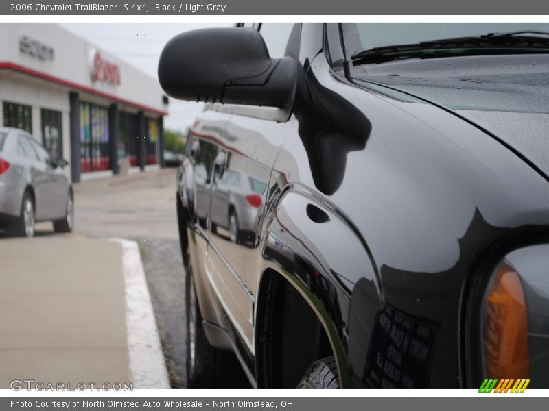 Black / Light Gray 2006 Chevrolet TrailBlazer LS 4x4