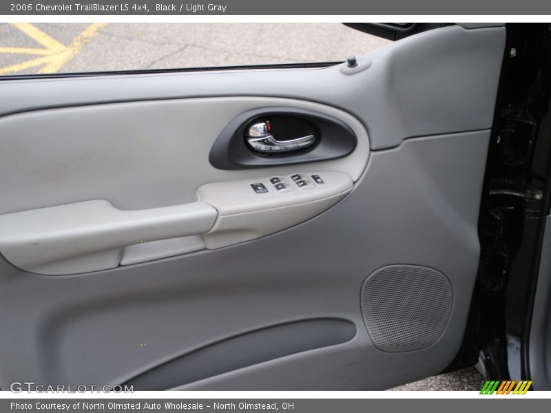 Black / Light Gray 2006 Chevrolet TrailBlazer LS 4x4