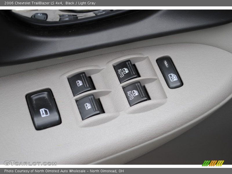 Black / Light Gray 2006 Chevrolet TrailBlazer LS 4x4