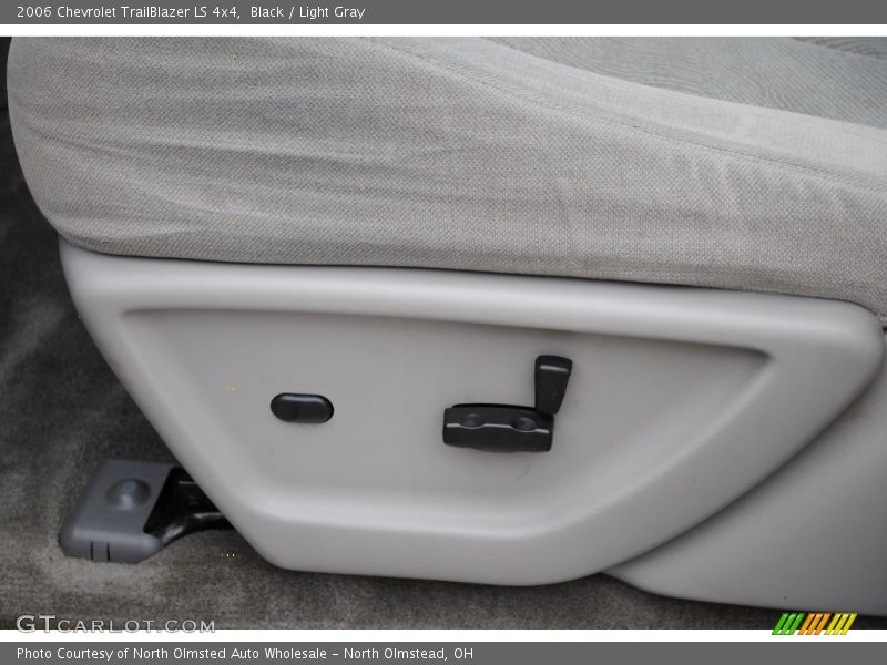 Black / Light Gray 2006 Chevrolet TrailBlazer LS 4x4