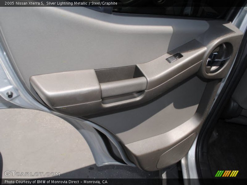 Silver Lightning Metallic / Steel/Graphite 2005 Nissan Xterra S
