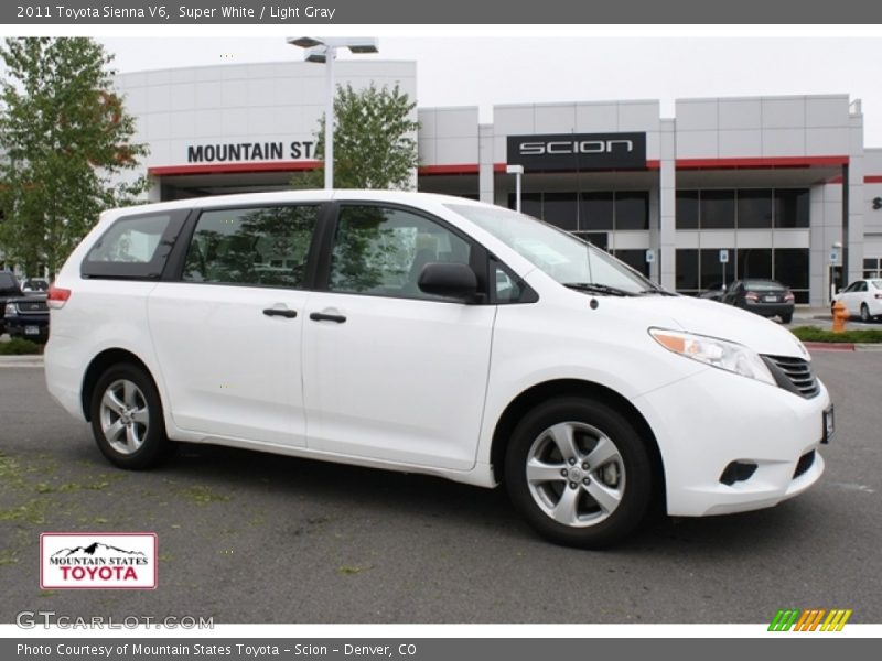 Super White / Light Gray 2011 Toyota Sienna V6