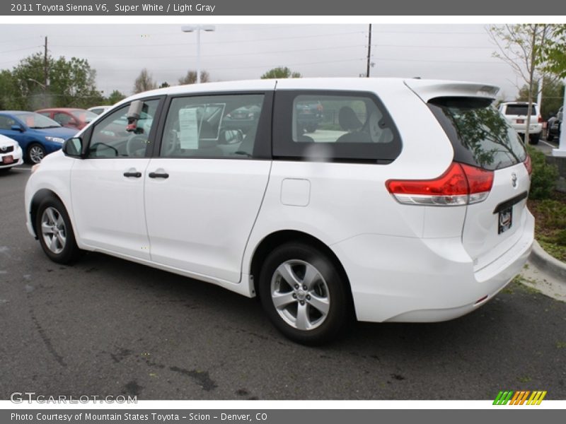 Super White / Light Gray 2011 Toyota Sienna V6