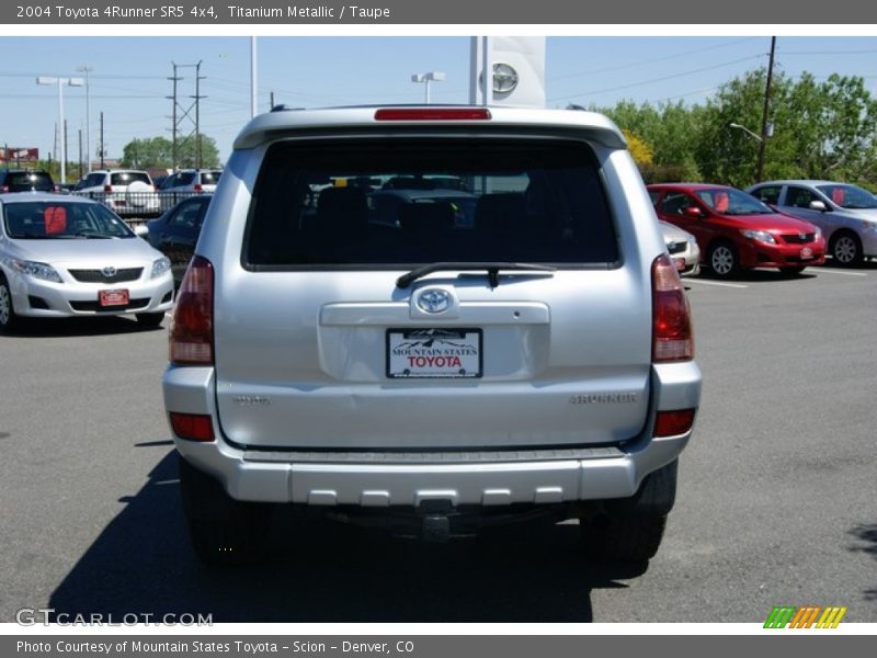 Titanium Metallic / Taupe 2004 Toyota 4Runner SR5 4x4