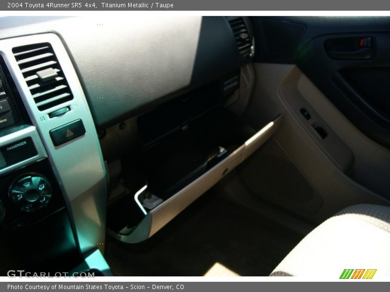 Titanium Metallic / Taupe 2004 Toyota 4Runner SR5 4x4
