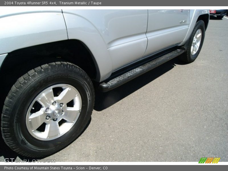 Titanium Metallic / Taupe 2004 Toyota 4Runner SR5 4x4