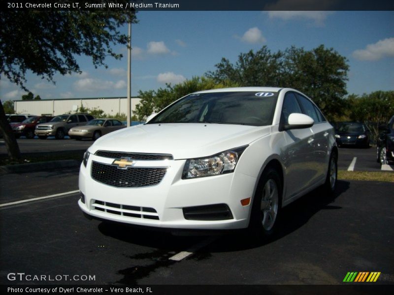 Summit White / Medium Titanium 2011 Chevrolet Cruze LT