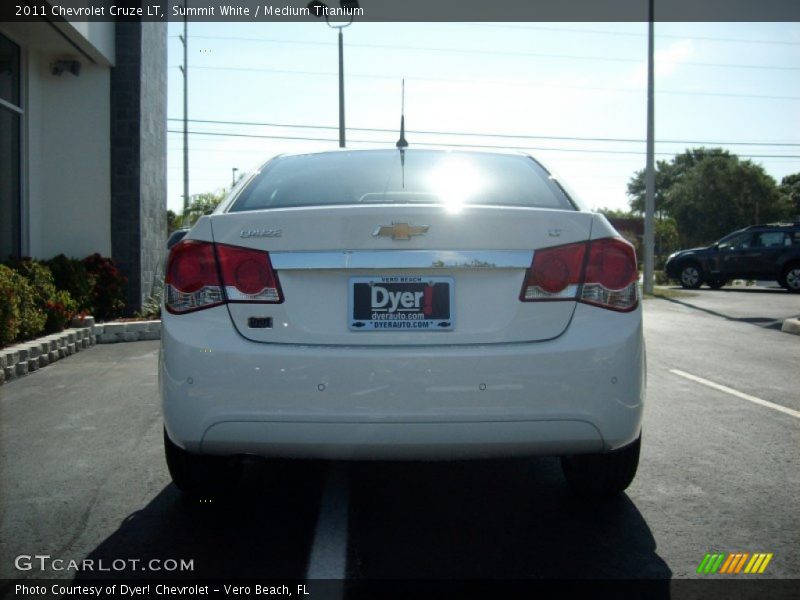 Summit White / Medium Titanium 2011 Chevrolet Cruze LT