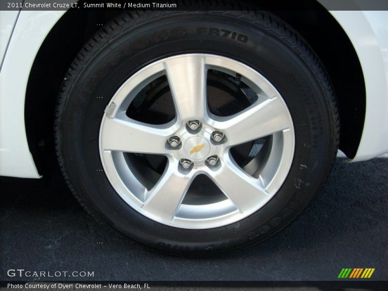 Summit White / Medium Titanium 2011 Chevrolet Cruze LT