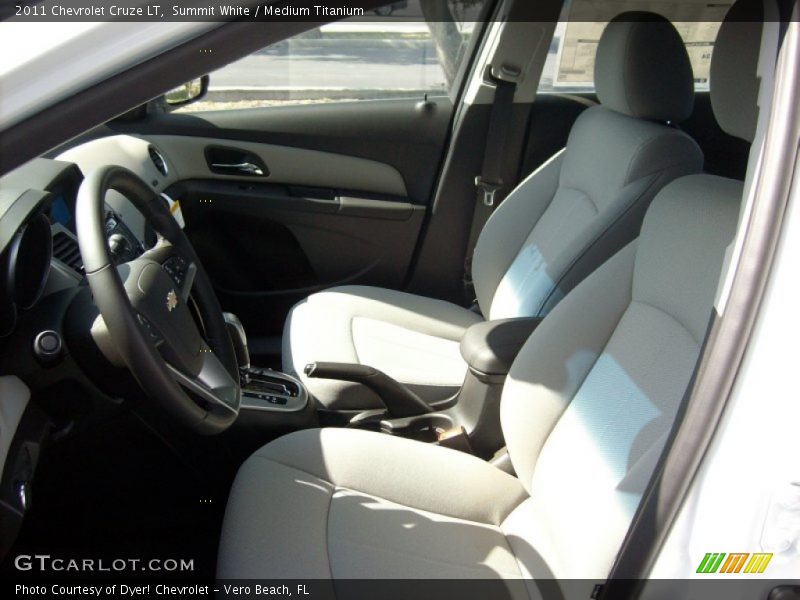 Summit White / Medium Titanium 2011 Chevrolet Cruze LT