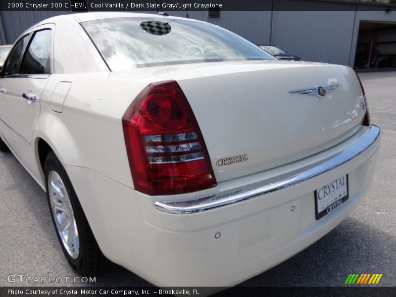 Cool Vanilla / Dark Slate Gray/Light Graystone 2006 Chrysler 300 C HEMI