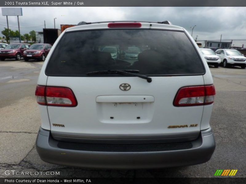Super White / Oak 2001 Toyota Sienna XLE