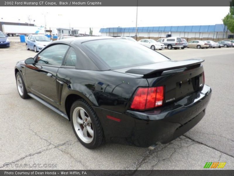 Black / Medium Graphite 2002 Ford Mustang GT Coupe