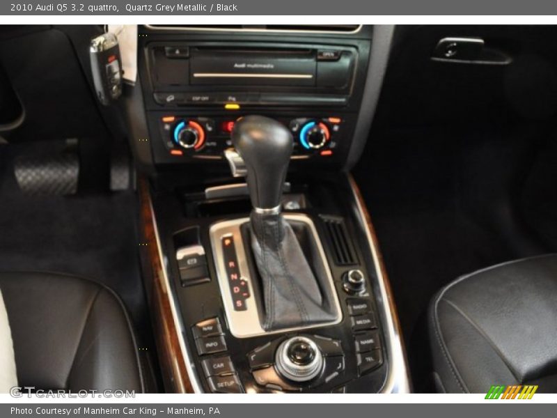 Quartz Grey Metallic / Black 2010 Audi Q5 3.2 quattro