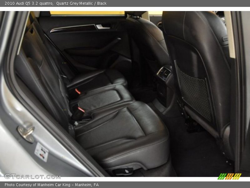 Quartz Grey Metallic / Black 2010 Audi Q5 3.2 quattro