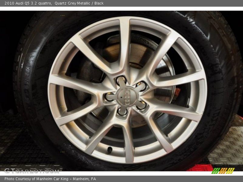 Quartz Grey Metallic / Black 2010 Audi Q5 3.2 quattro