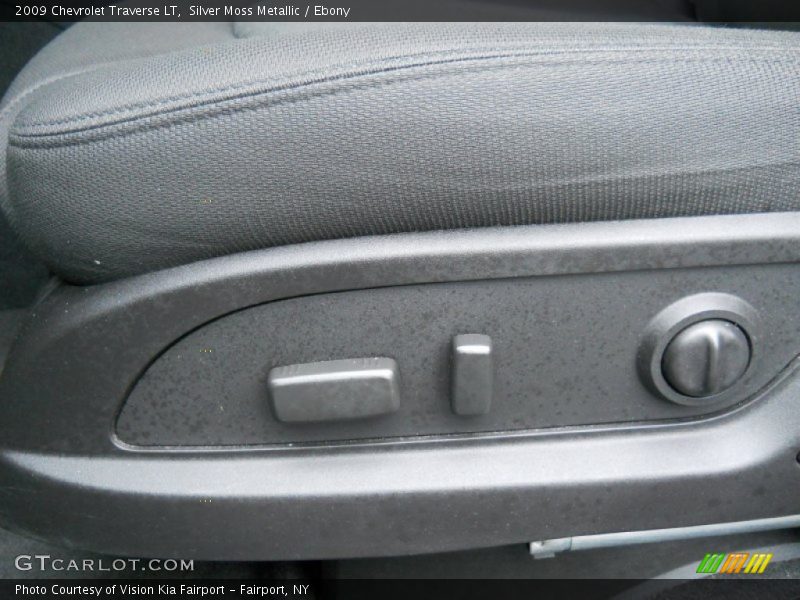 Silver Moss Metallic / Ebony 2009 Chevrolet Traverse LT