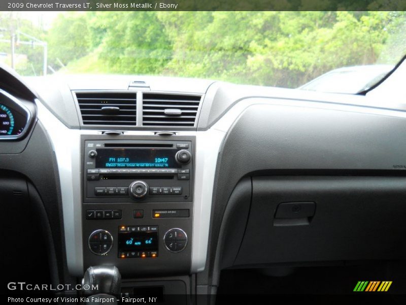 Silver Moss Metallic / Ebony 2009 Chevrolet Traverse LT