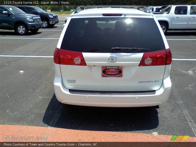Super White / Stone 2010 Toyota Sienna XLE