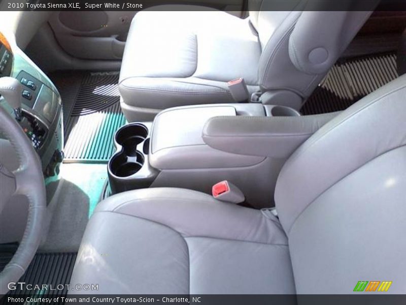 Super White / Stone 2010 Toyota Sienna XLE