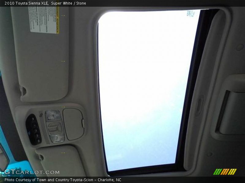 Super White / Stone 2010 Toyota Sienna XLE