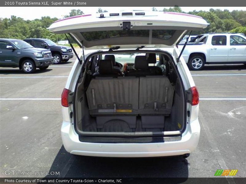 Super White / Stone 2010 Toyota Sienna XLE