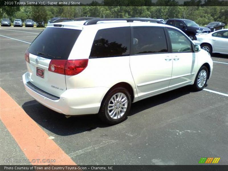 Super White / Stone 2010 Toyota Sienna XLE