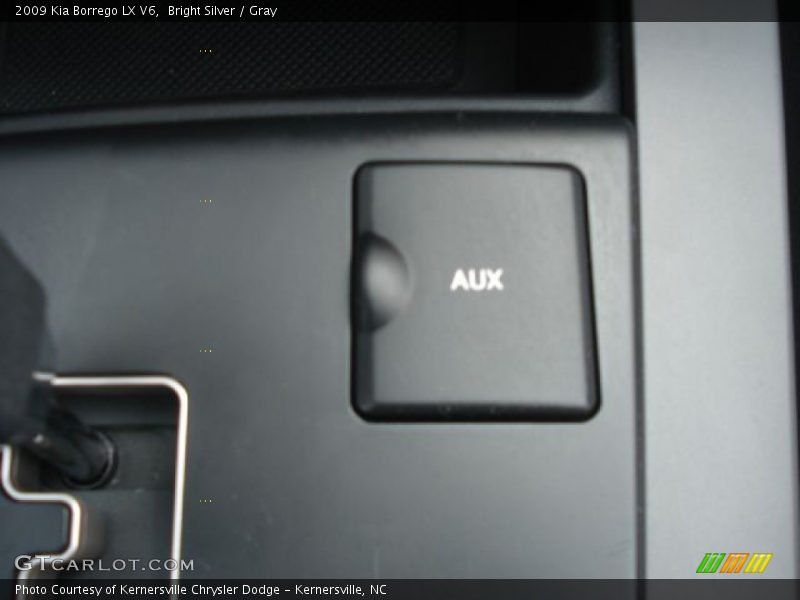 Bright Silver / Gray 2009 Kia Borrego LX V6