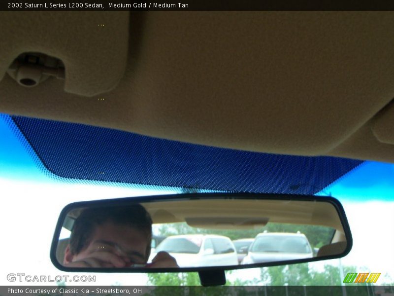 Medium Gold / Medium Tan 2002 Saturn L Series L200 Sedan