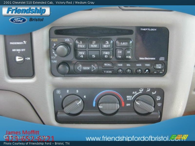 Victory Red / Medium Gray 2001 Chevrolet S10 Extended Cab