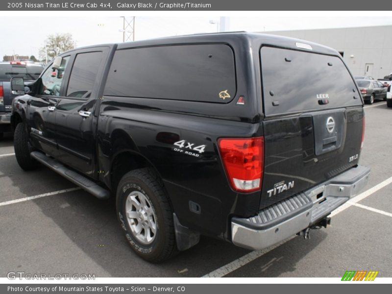 Galaxy Black / Graphite/Titanium 2005 Nissan Titan LE Crew Cab 4x4