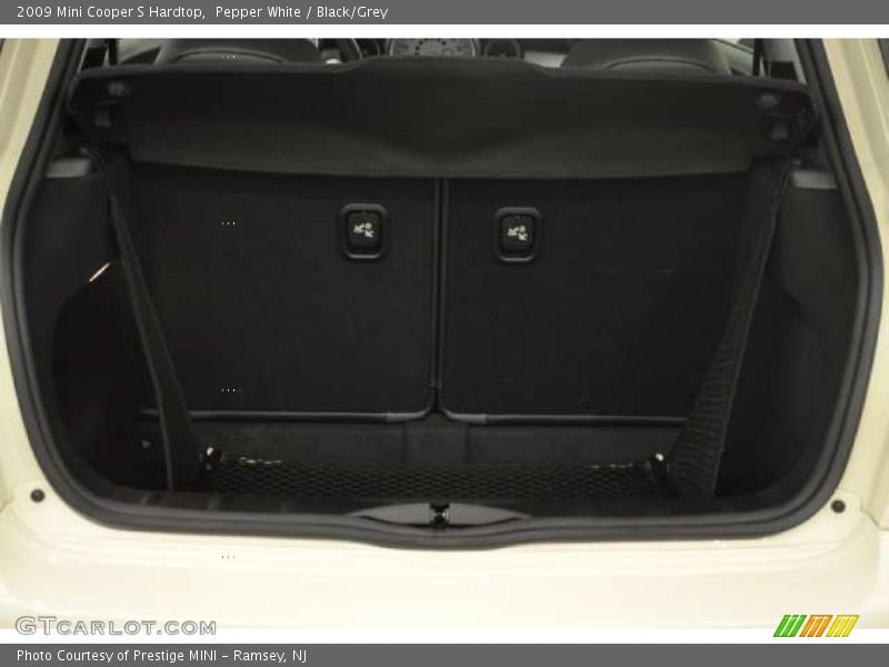 Pepper White / Black/Grey 2009 Mini Cooper S Hardtop