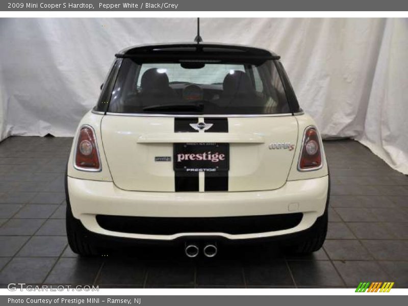 Pepper White / Black/Grey 2009 Mini Cooper S Hardtop