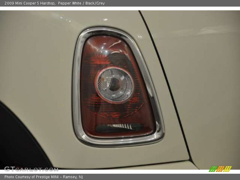 Pepper White / Black/Grey 2009 Mini Cooper S Hardtop