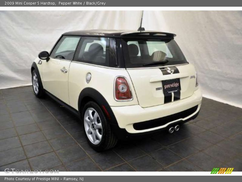 Pepper White / Black/Grey 2009 Mini Cooper S Hardtop