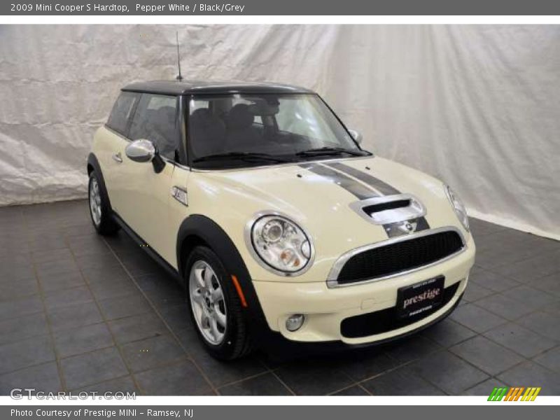 Pepper White / Black/Grey 2009 Mini Cooper S Hardtop