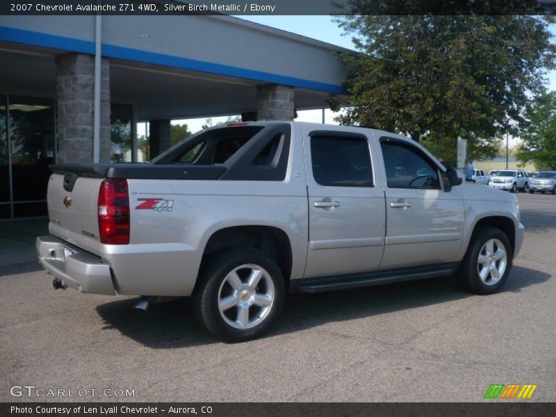 Silver Birch Metallic / Ebony 2007 Chevrolet Avalanche Z71 4WD
